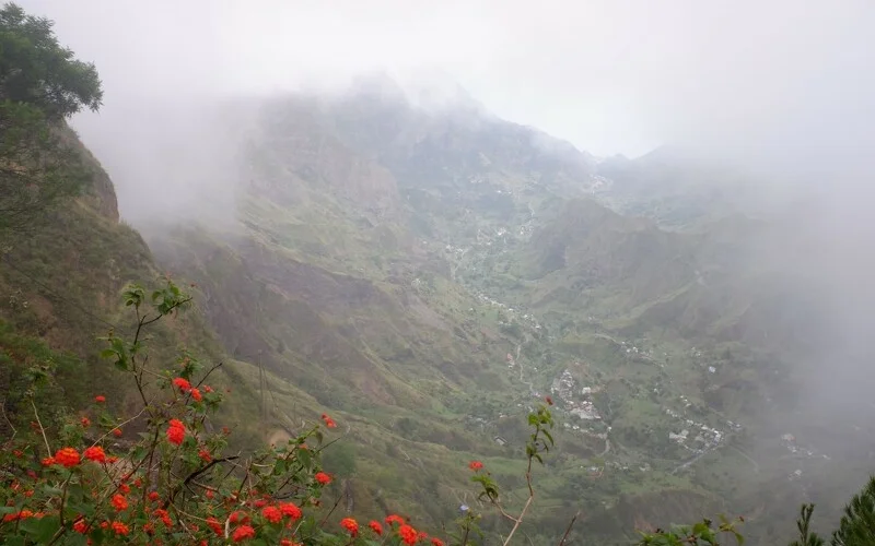 Insel Santo Antão: Bizarr, grün und steil