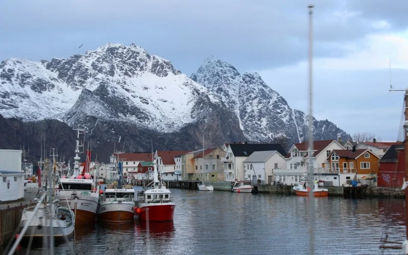 Schneeschuhtour auf die Kleppstadheia und Besuch von Henningsvaer