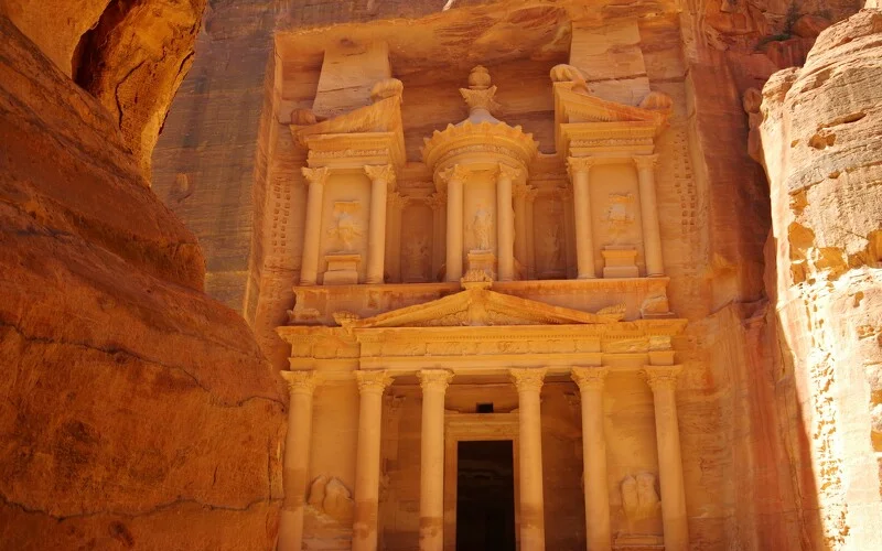 Petra: Berühmte Weltkulturerbestätte und traumhaftes Wandergebiet