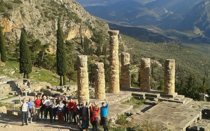 Beginn der Kulturverlängerung, Orakel von Delphi und Küstenstädtchen Itea
