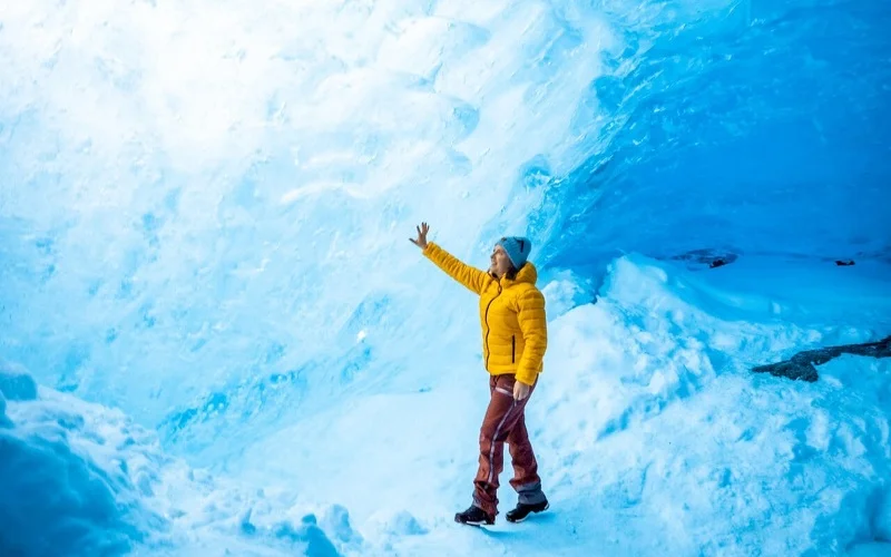 Schneeschuhwanderung zur Eishöhle des Nigardsbreen-Gletschers