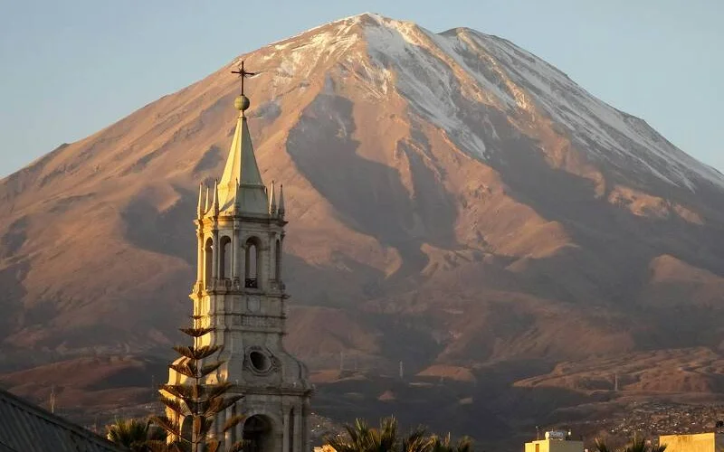 Stadtführung in Lima und Flug nach Arequipa