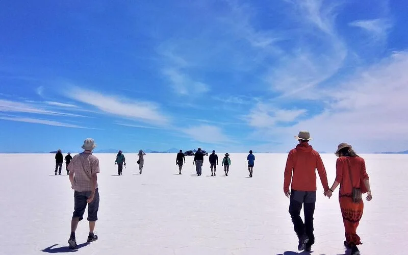Salar de Uyuni: Unterwegs im endlosen Weiß des größten Salzsees