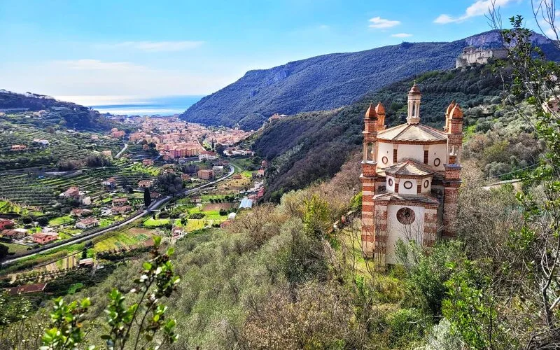 Finalborgo und Wandern im Hinterland von Finale Ligure