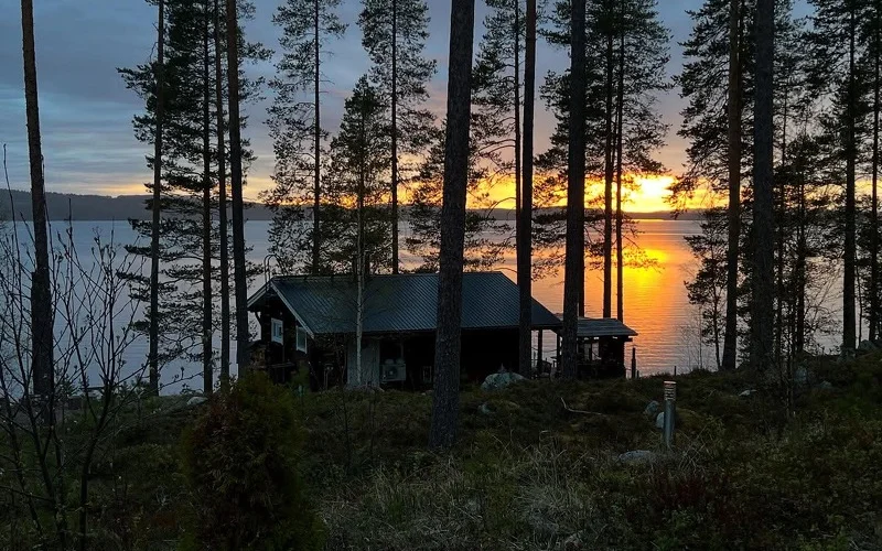 Mit dem Rad zum Karelischen Dorf Bomba und Sommer-Cottage-Sauna