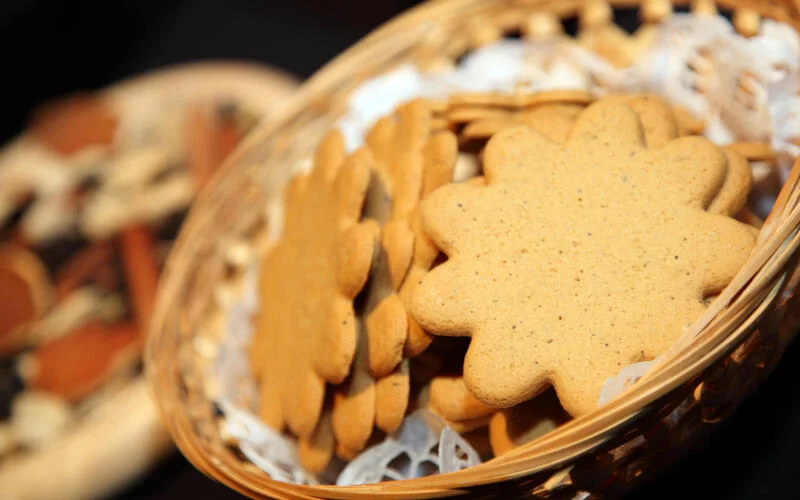 Weihnachtliches Backen, Schneeschuhwanderung und Honigsauna