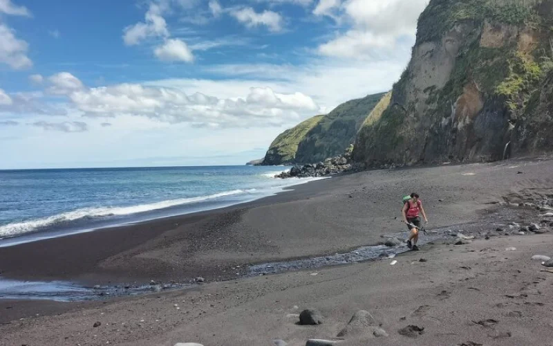 Wanderung an der Nordküste und Besuch Europas einziger Teeplantage