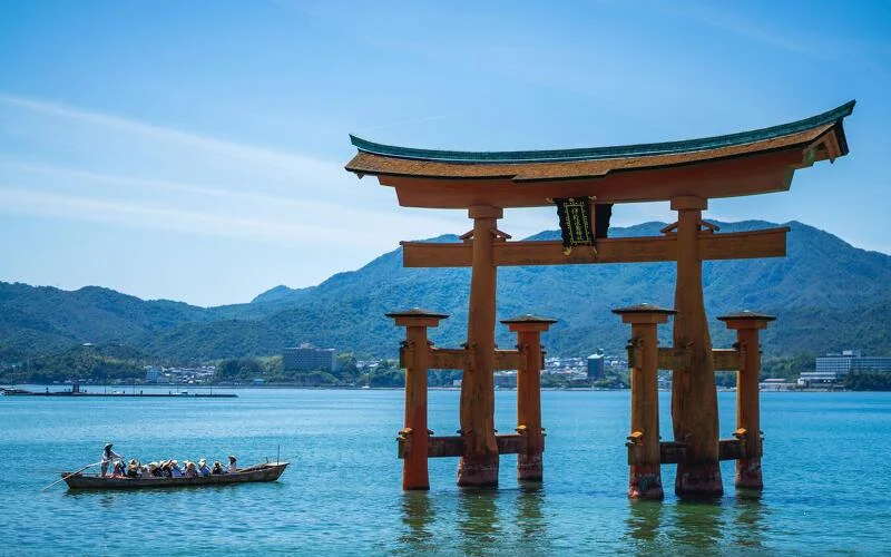 Wanderung auf der heiligen Insel Miyajima und Hiroshima Friedenspark