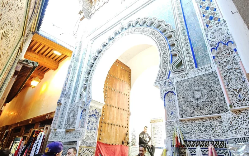 Über Ouezzane mit seinen Olivenhainen zur Königstadt Fès