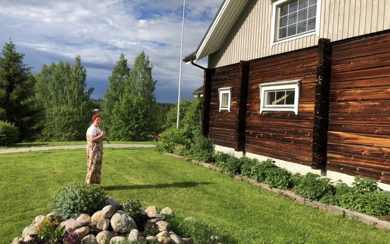 Mit dem Rad ins Gasthaus Puukarin Pysäkki und Blockhaussauna
