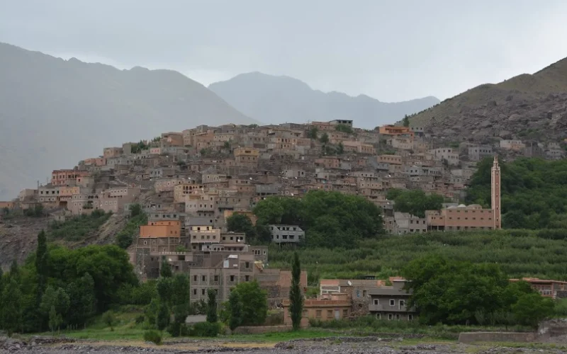 Anreise nach Marrakesch, Fahrt nach Aguersioual und Aufstieg Aremd